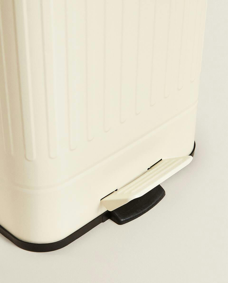KITCHEN BIN