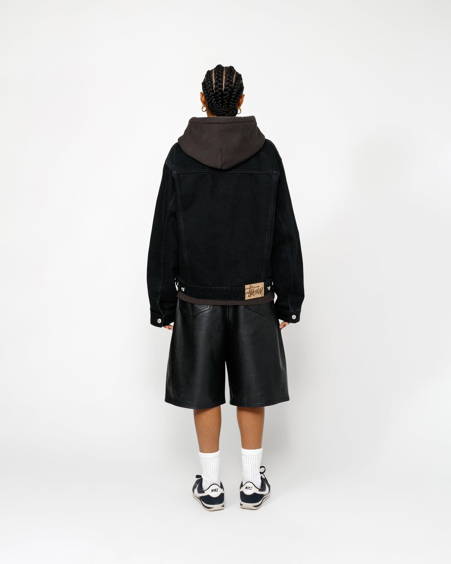 GRANDE COURTE EN CUIR