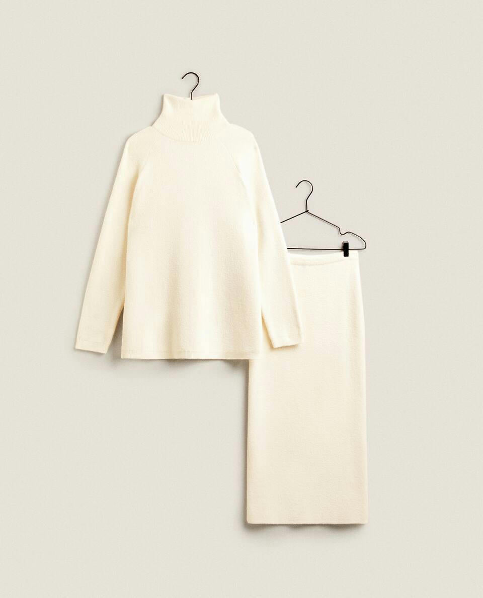 KNIT SWEATER