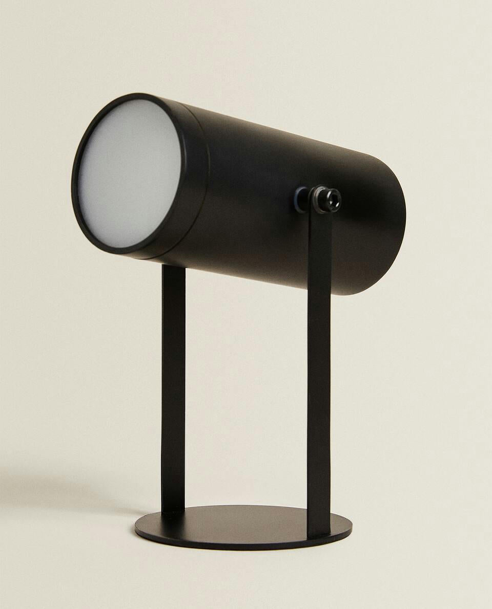 USB RECHARGEABLE SPOTLIGHT